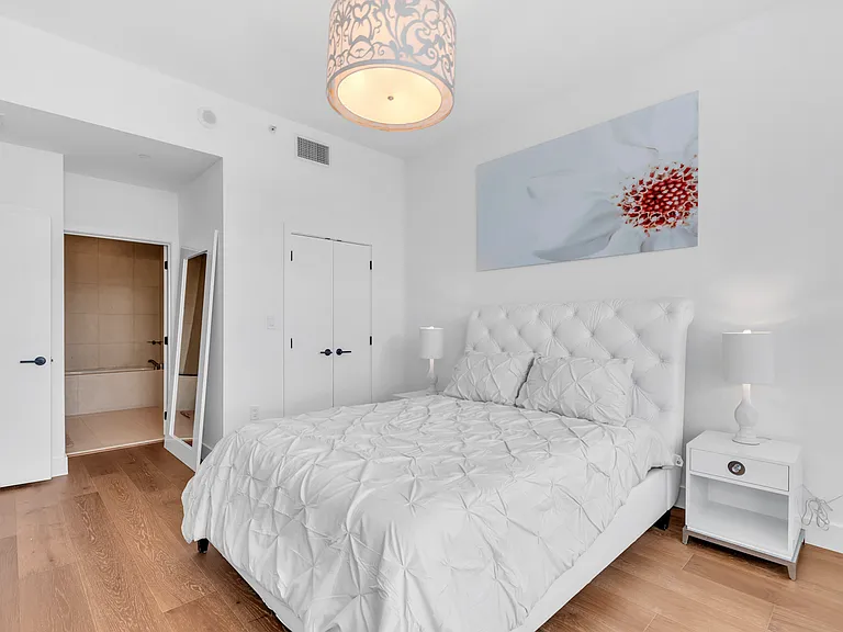 6799 Collins Ave #412 — Photo 8