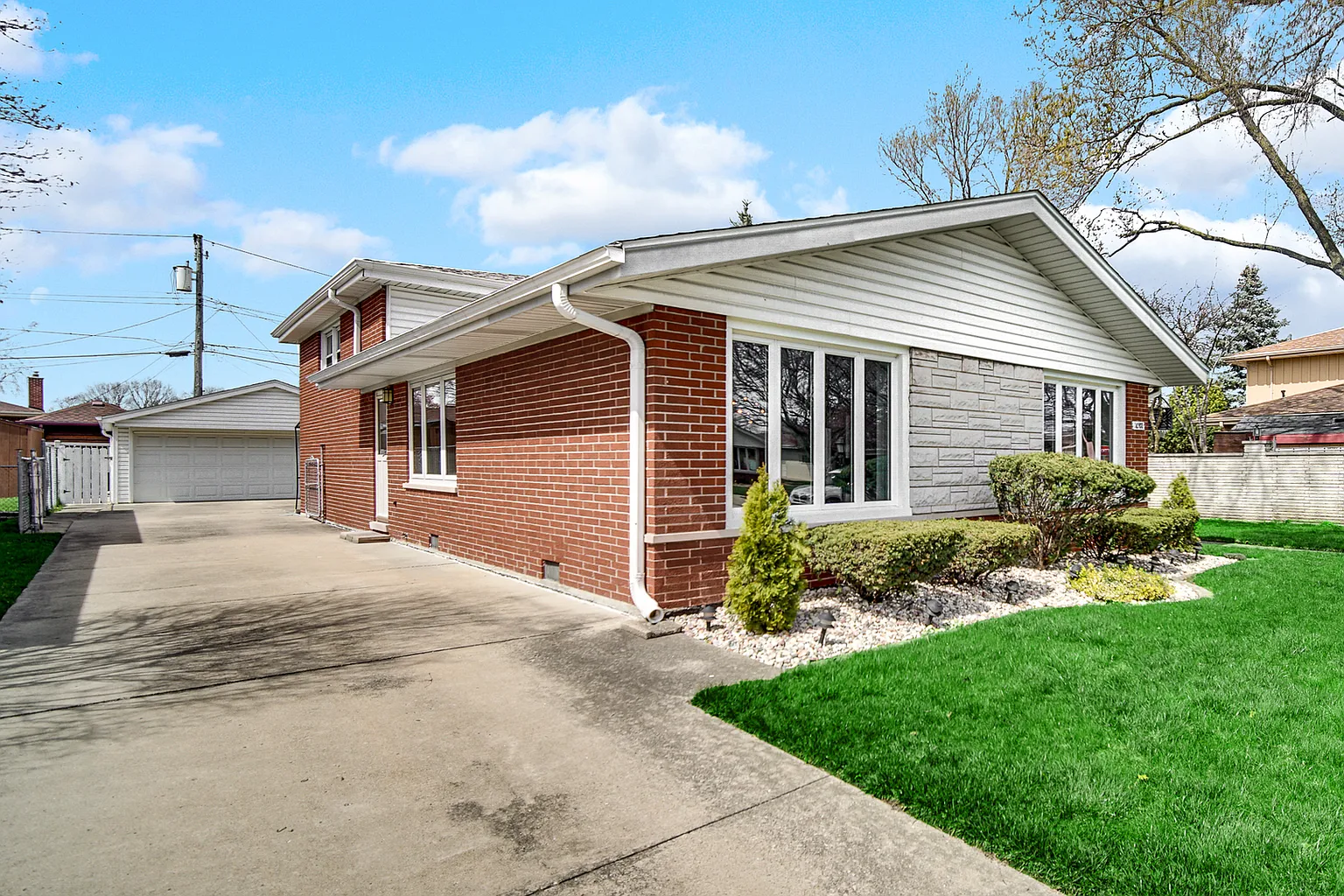 10308 Lockwood Ave photo 1