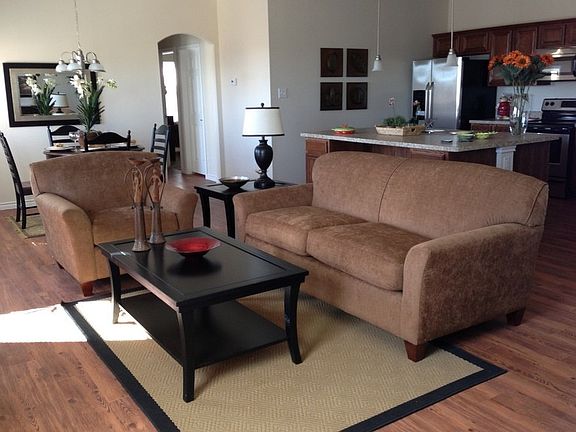 3rd image of 1074 Newcastle Dr