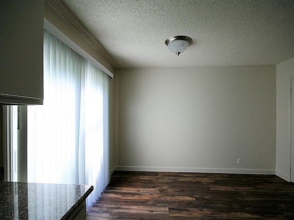 4th image of 1732 De Marietta Ave #3