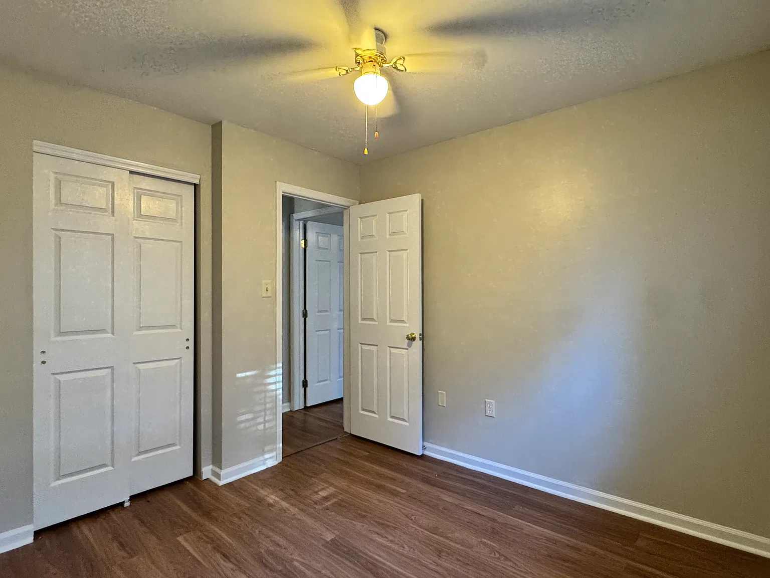 3 bed, 2.5 bath, 1440 sqft, $2,200 — Photo 4