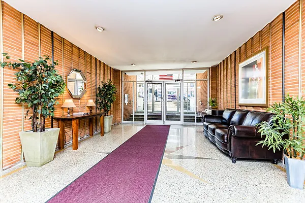 Sold by Re/Max In The City | media 14