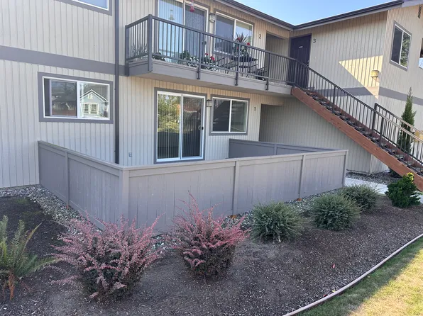1320 E Section St #6, Mount Vernon, WA 98274
