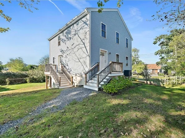 30 E Central Ave, Wareham, MA 02571