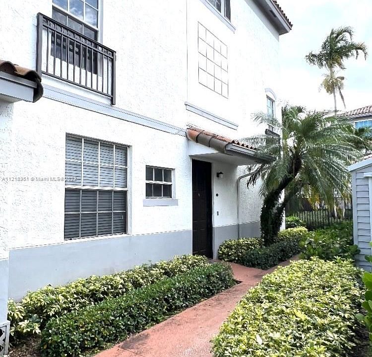 1st image of 701 SW 148th Ave APT 115