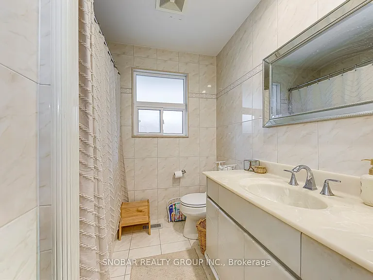 52 Decarie Cir — Photo 15
