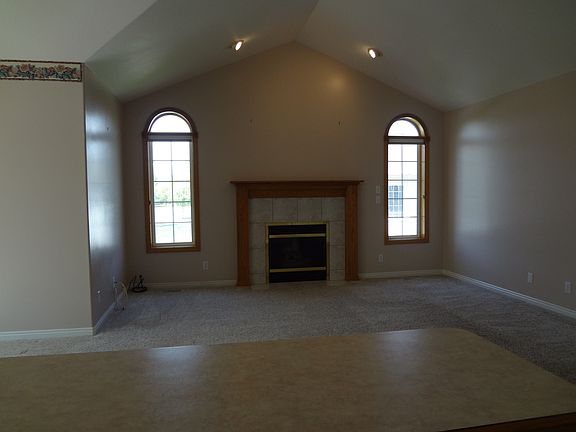 3rd image of 840 Summerset Ct