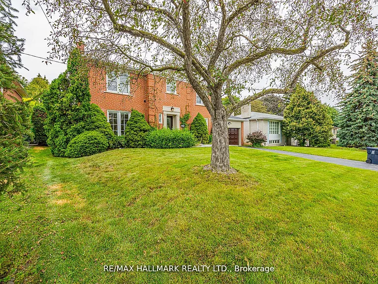 16 Paultiel Dr W — Photo 2