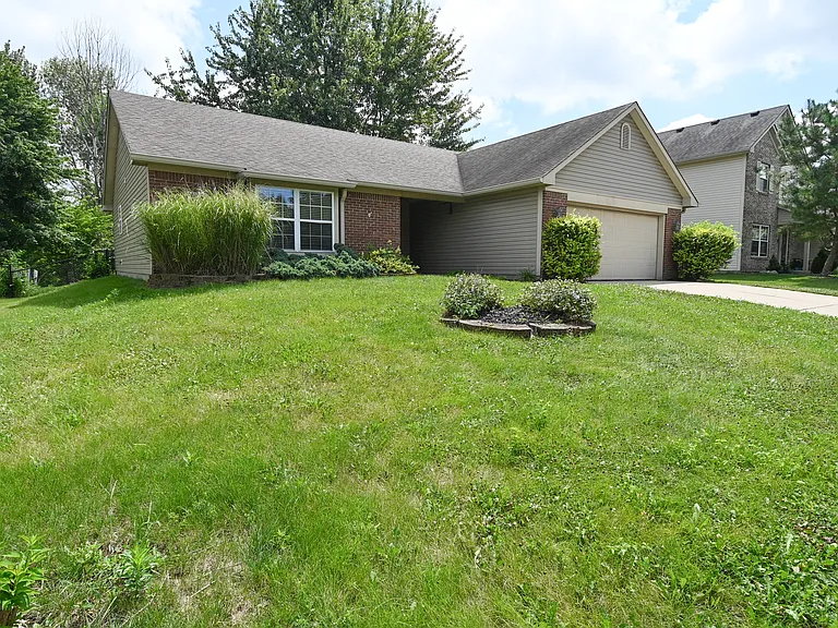7837 Almond Dr — Photo 2