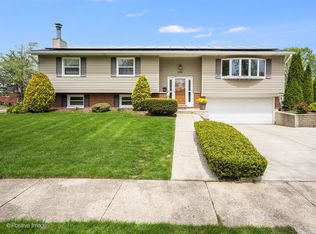 1581 Indian Hill Ave, Hanover Park, IL 60133