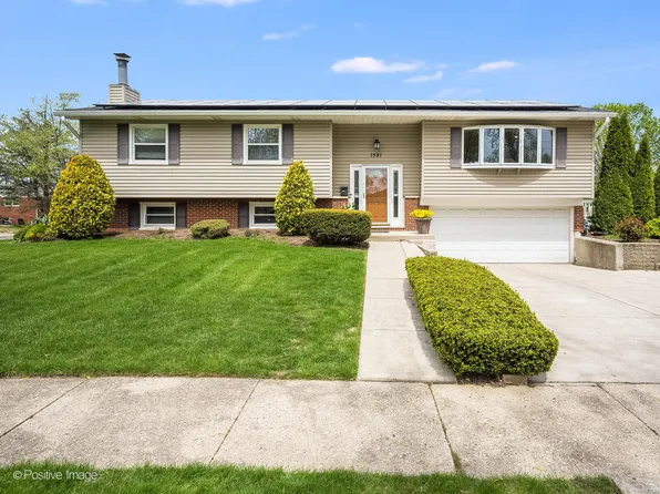 1581 Indian Hill Ave, Hanover Park, IL 60133