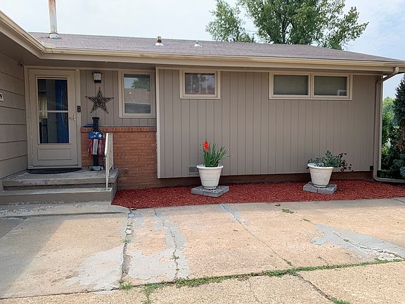 2nd image of 2109 Quincy St