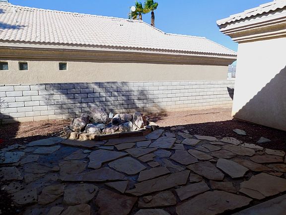 5th image of 1869 E Club House Way