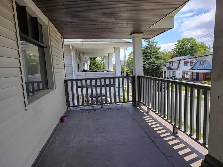 2824 Saratoga Ave #UP — Photo 9