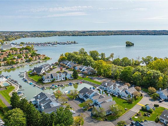 4th image of 33 Yacht Club Dr
