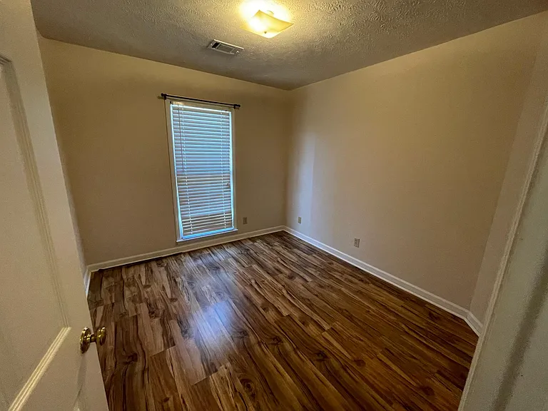 7004 Robins Nest Dr — Photo 11