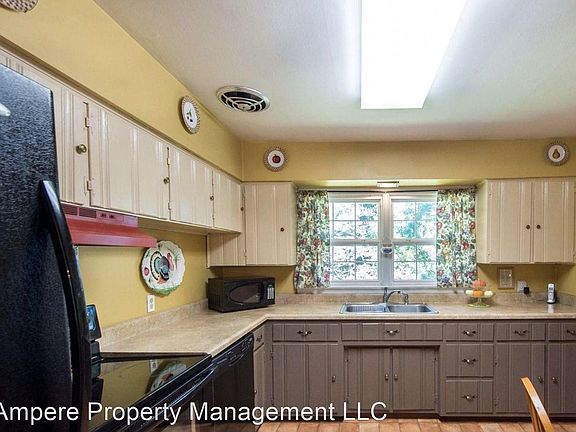 2nd image of 3427 Shadowlawn Dr