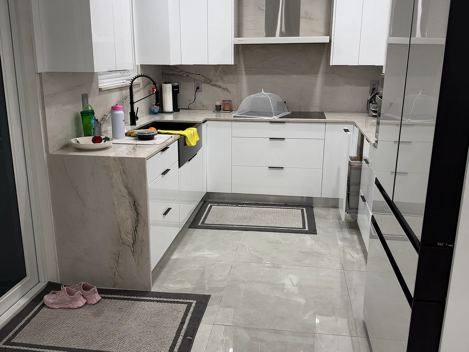 3 bed, 1900 sqft, $3,000 — Photo 2