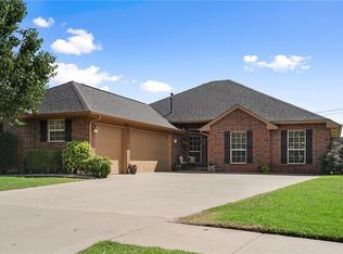 4609 Doe Run Dr, Yukon, OK 73099