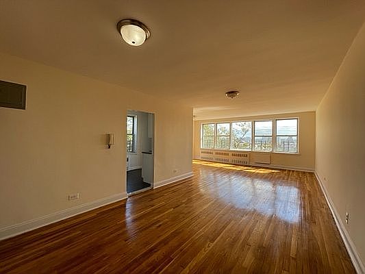 5th image of 16215 Highland Ave APT 7C