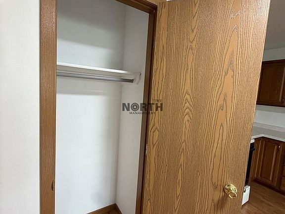 5th image of 320 Irving St