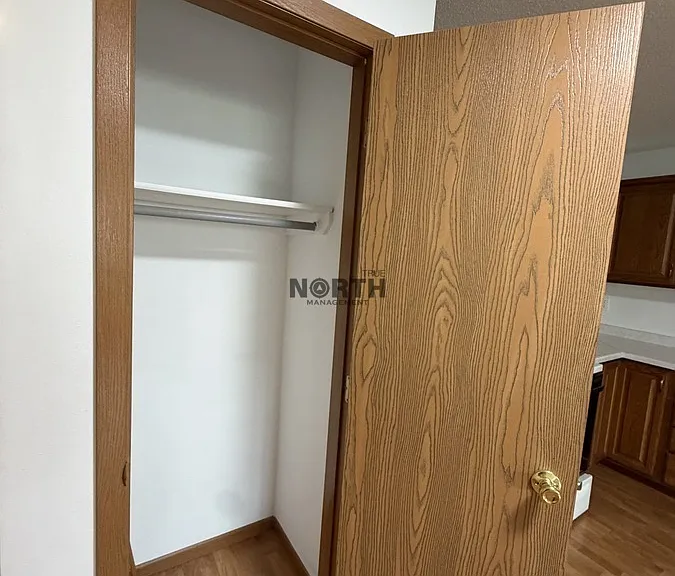 320 Irving St — Photo 5