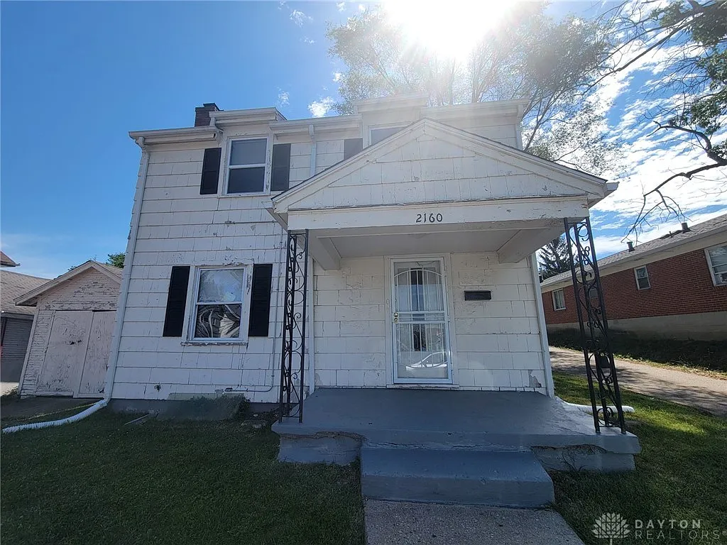 2160 Elsmere Ave photo 1