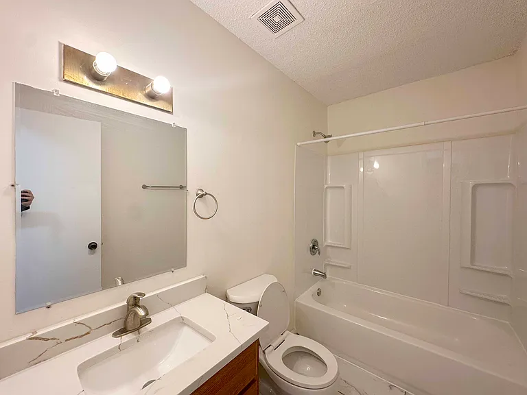 11004 NW Player Dr — Photo 18