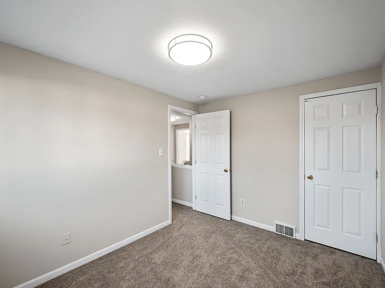Donovan Townhomes — Photo 9