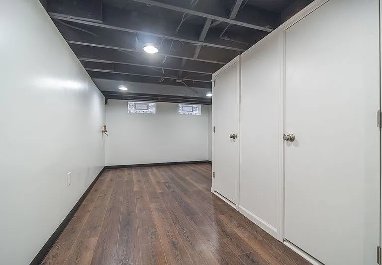 771 E Tulane Rd — Photo 8
