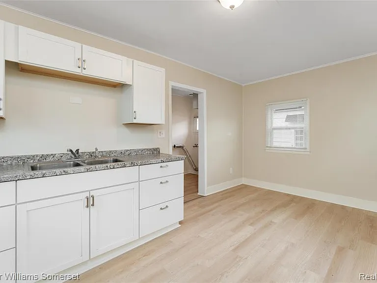 24646 Tuscany Ave — Photo 21