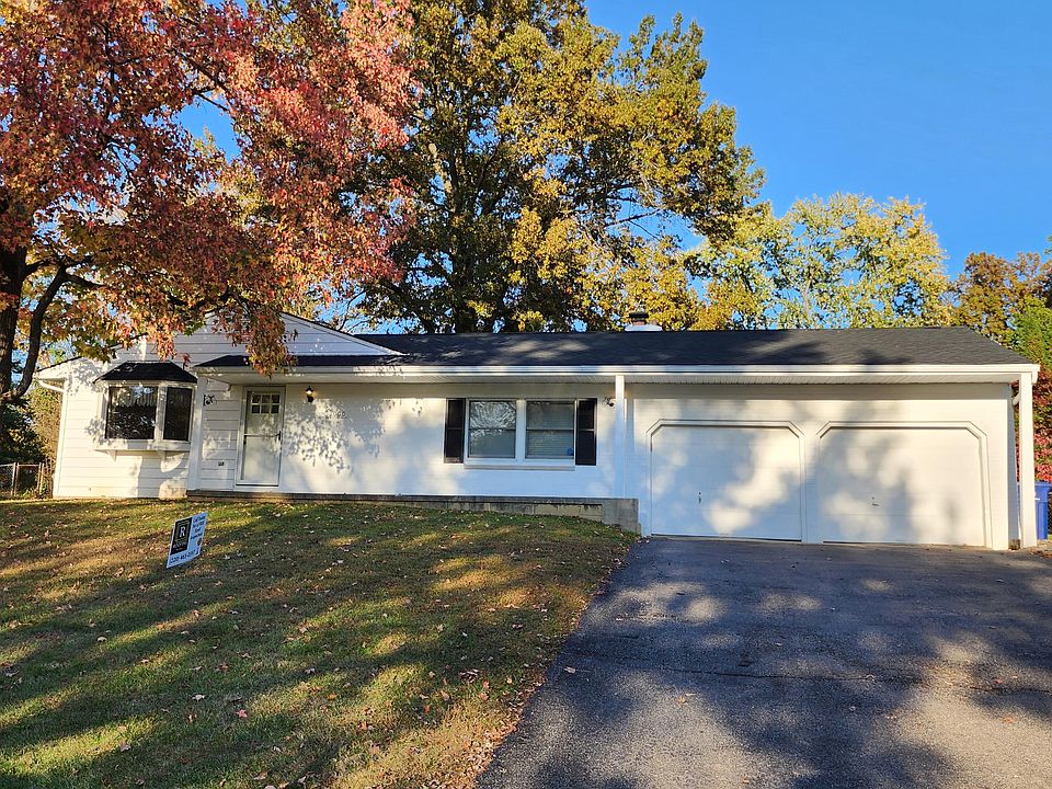 1st image of 1000 Barberry Ln