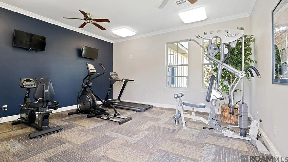 4 bed, 1610 sqft, $2,700 — Photo 3