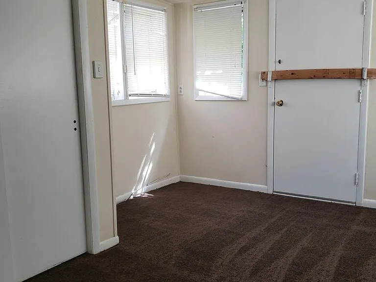 1320 Linden St #B — Photo 7