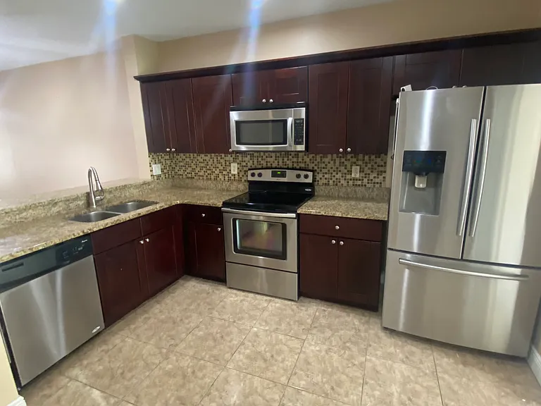 2216 Lake Woodberry Cir — Photo 4