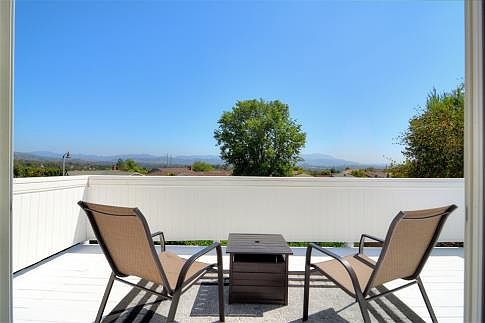 3rd image of 1090 E Calle Ruiz