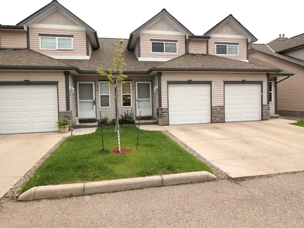 215 W Millview Grn SW, Calgary, AB T2Y 3W1