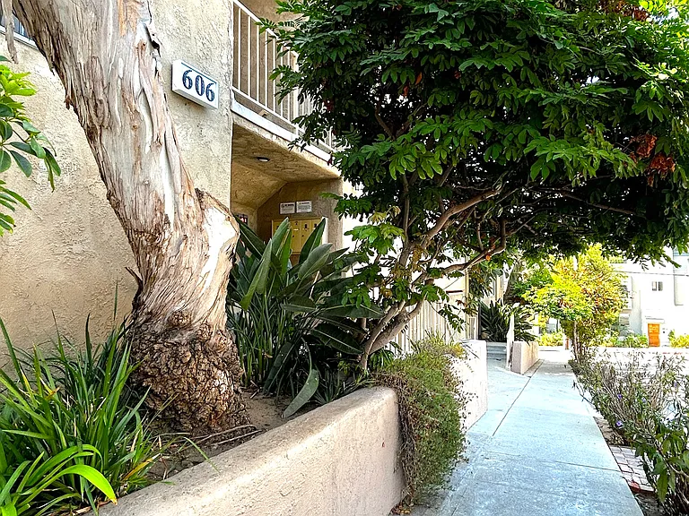 606 Raymond Ave #4 — Photo 2