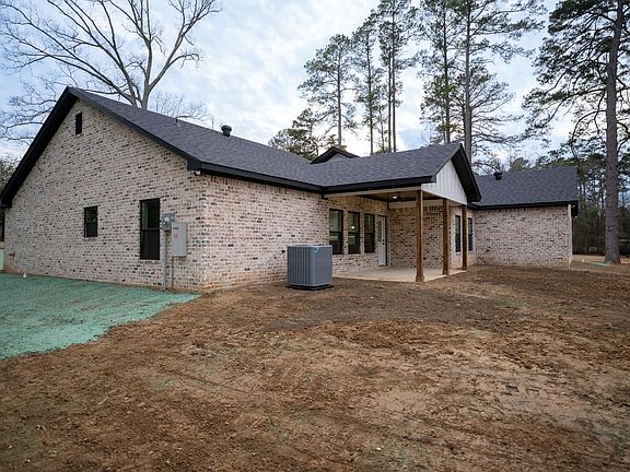 3rd image of 26B Cedar Hill Rd