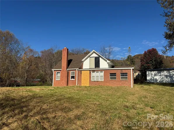102 Ransom Rd, Clyde, NC 28721