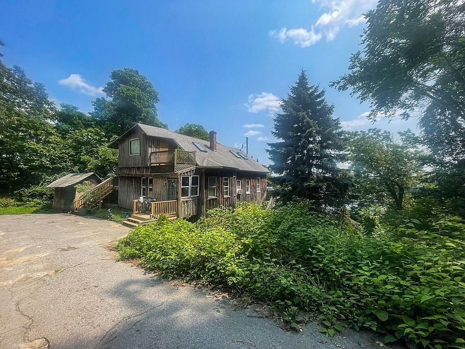 2nd image of 100 Elliott St