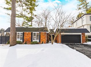 176 Charnwood Dr, Oakville, ON L6J5H1