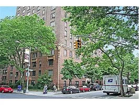 Rented by Douglas Elliman | media 20