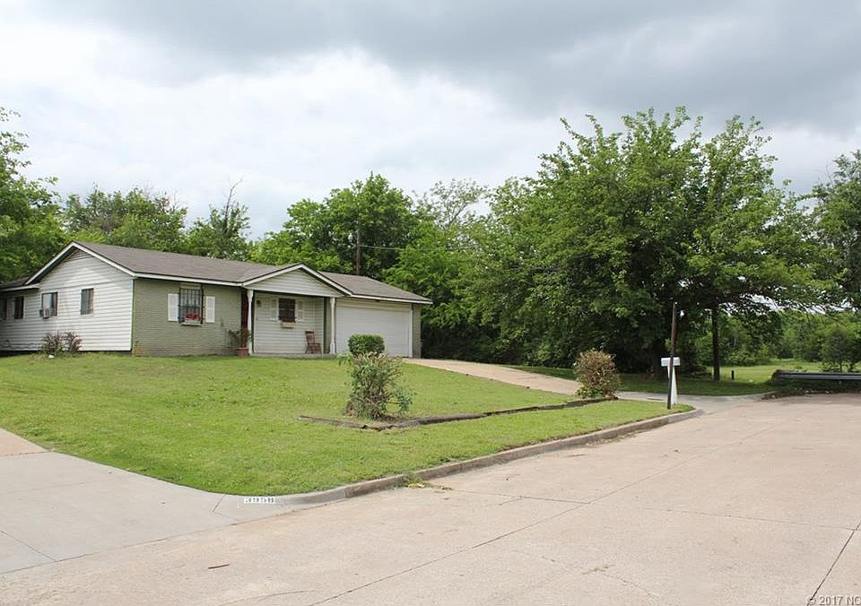 2nd image of 3964 N Lansing Pl