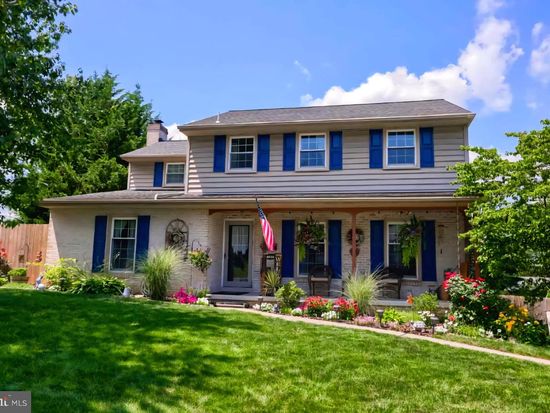 209 Oxford Dr, Lititz, PA 17543