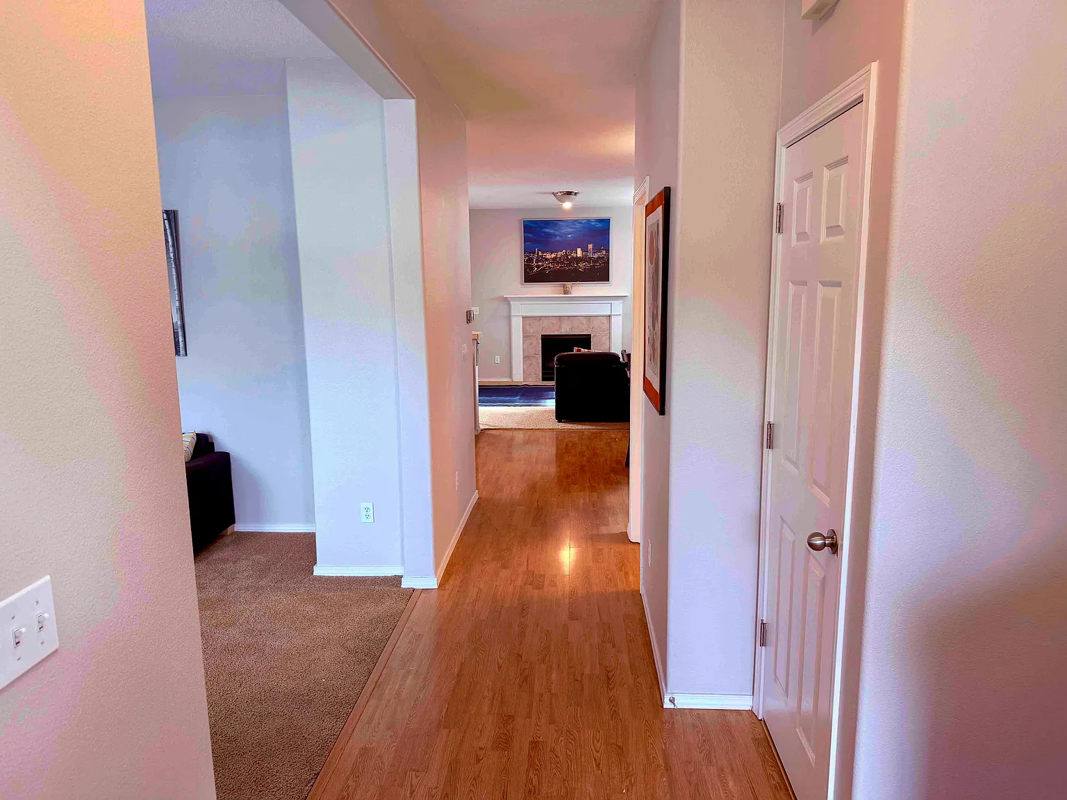 3 bed, 2.5 bath, 1834 sqft, $2,550 — Photo 2