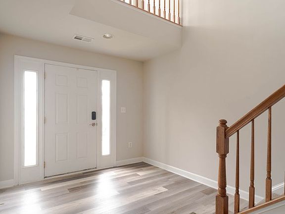 5th image of 1002 Hoke Ln