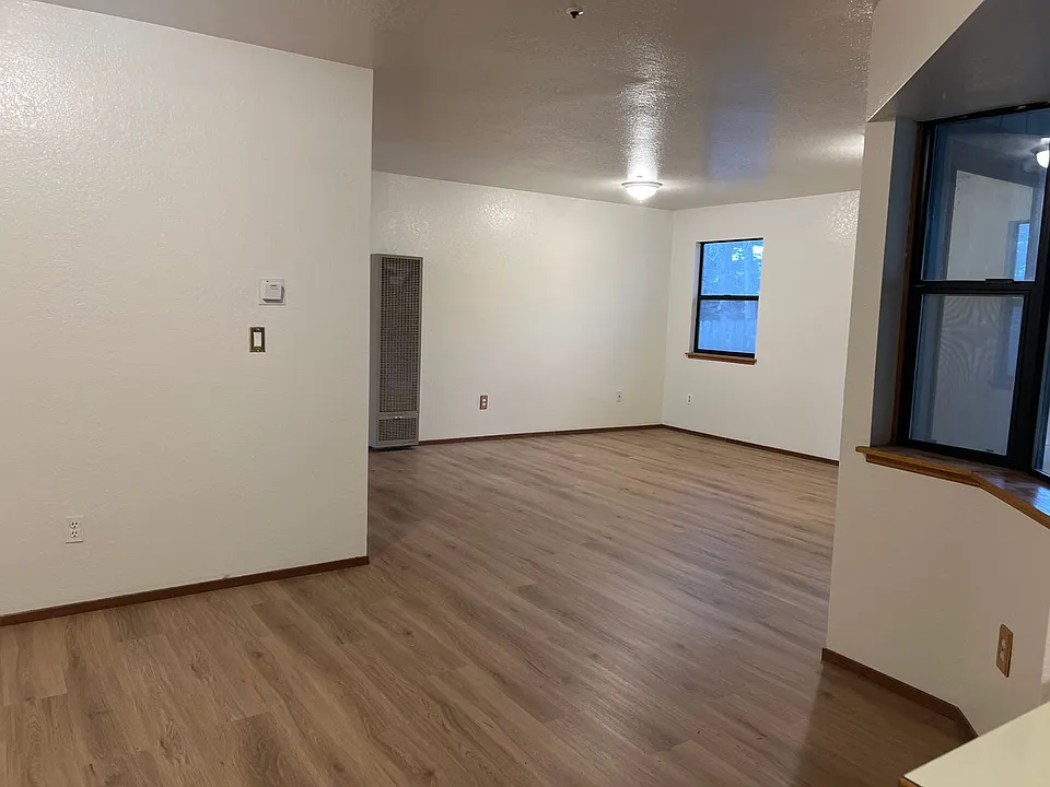 Building Photo 5