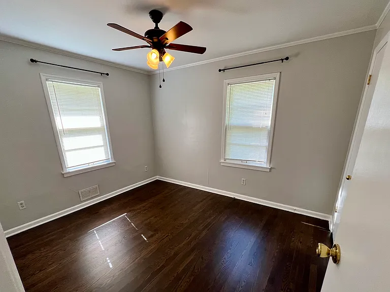 9601 Walnut St — Photo 14