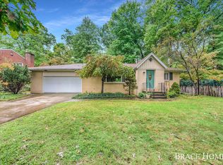 2452 38th St SW, Wyoming, MI 49519